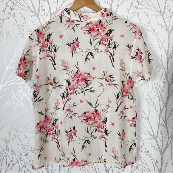 VINTAGE 100% Silk Floral Button-Front Blouse Boxy - Picture 2 of 9